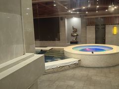 -碧中海汤泉汗蒸酒店