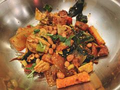 -愉肴麻辣香锅(中北镇店)