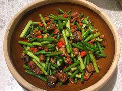 蒜苔炒黄鳝-丹江口渔村·湘味厨房(桃园店)