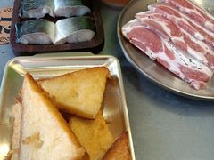 -围炉肉舍•炭烤活鳗•丹东海鲜烤肉(步行街店)