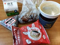 -全家便利店(宜山路站店)