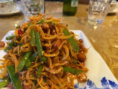 香葱拌银鱼-胖太太四川麻辣排骨串(镇江路分店)