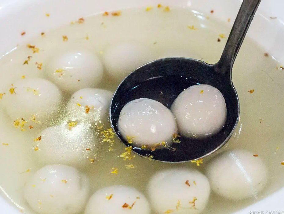 赖汤圆,因创始人姓赖而得名.它的汤圆皮薄