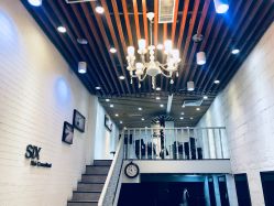 -SIX Hair Consultant