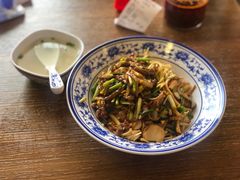生爆牛肉丝拌川-阿扁杭州面(苗圃店)
