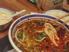 -云阿蛮云南生烫牛肉米线(奉贤路店)