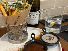 -Mark&Mars Restaurant