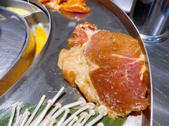 秘制猪排-哈哈碳都·牛肋条无限自助烤肉(台江万达店)