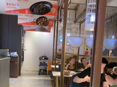 -阿瓦山寨·湘菜现炒·剁椒鱼头王(咸阳总店)