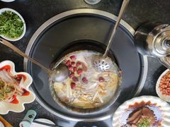 -南渝食府.墨脱石锅松茸鸡