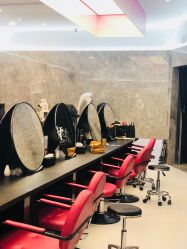 -TONI&GUY