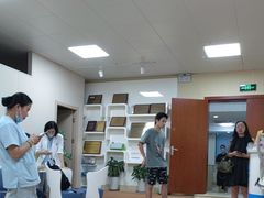 -上海和平眼科医院