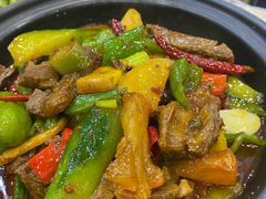 牛肉牛筋火锅-江城燕子大排档(江汉路步行街店)