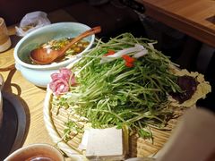 黑猪灼泉水时蔬-吃饭皇帝大(合生汇店)