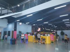 -嘿哟动霸CHUA·新潮玩运动娱乐中心·蹦床滑冰团建乐园