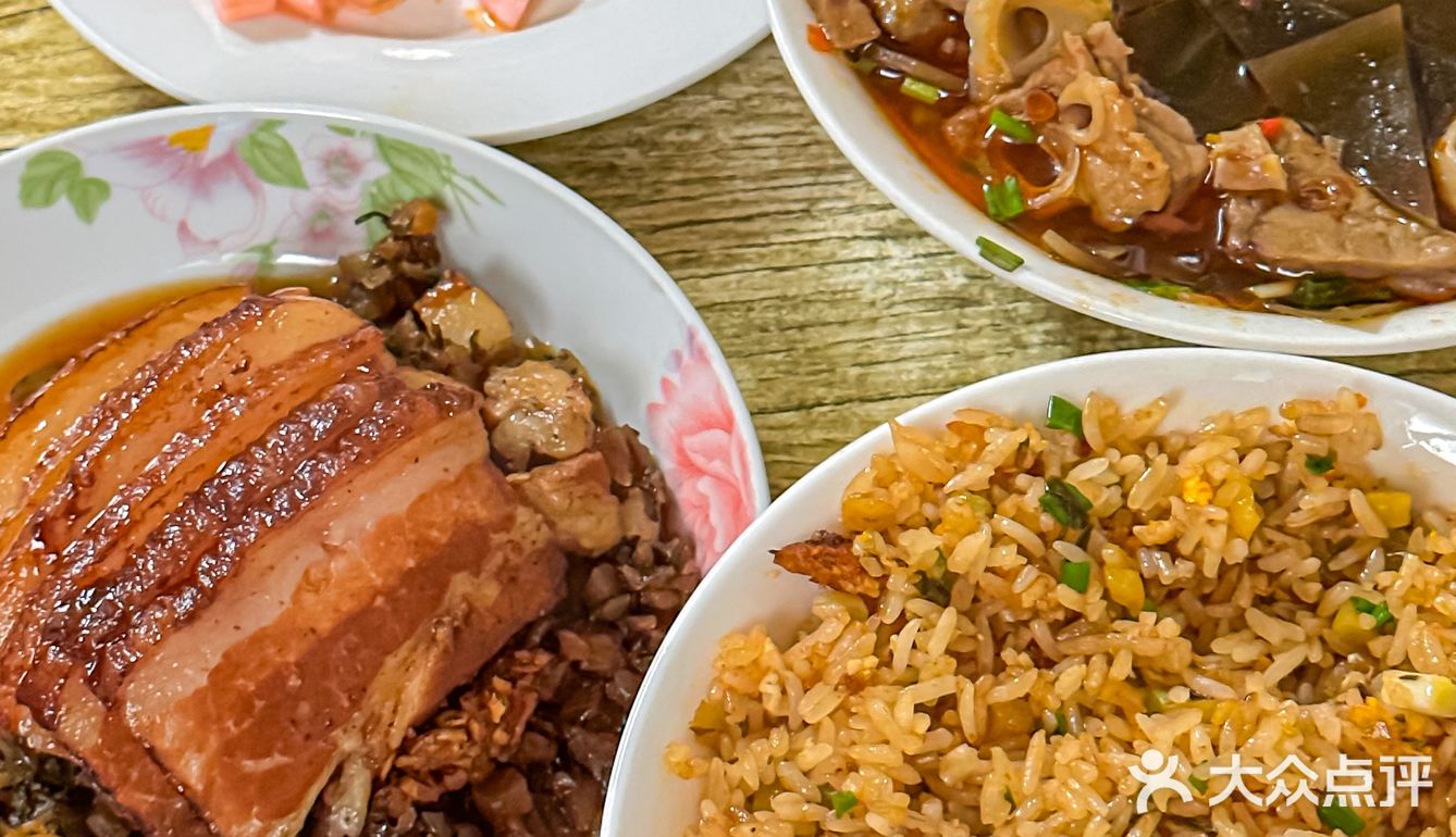 宜昌旅游美食丨长坂坡炒花饭-三件套香迷糊啦