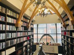 -钟书阁(松江泰晤士小镇店)