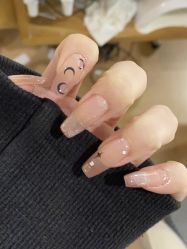 -UGIRL有个美甲
