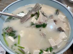香菜豆腐鱼头汤-鹤睦鱼生·啫啫煲·海鲜(保利百合店)