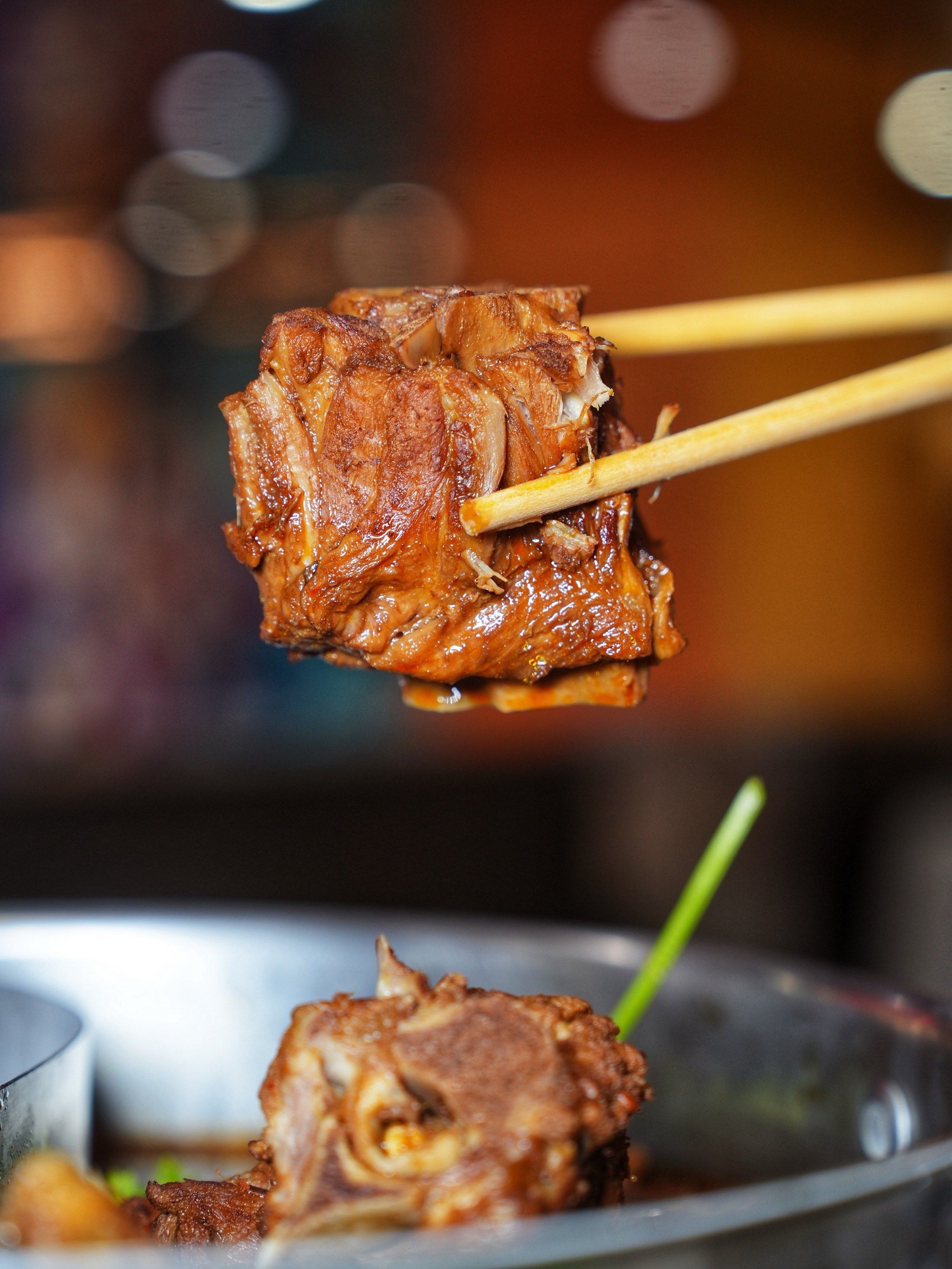 北京人就是会吃!这一锅羊蝎子也太馋人啦