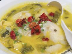 -渝是乎酸菜鱼(龙旗购物中心店)