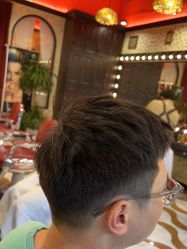 -东方先生国潮男士理发馆