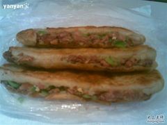 貌似是3个-王胖子驴肉火烧(鼓楼店)