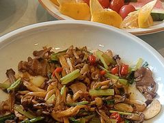 -鑫巴蜀小镇 · 水煮鱼专研店(玉桥店)