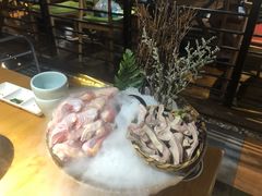 -洪氏嗨捞·广东猪肚鸡·椰子鸡火锅(西咸万象城店)