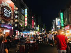 -六合夜市