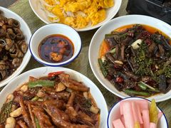 -丹水桥地锅鱼·翘嘴鲌·地方特色全鱼宴(丹江口大坝店)