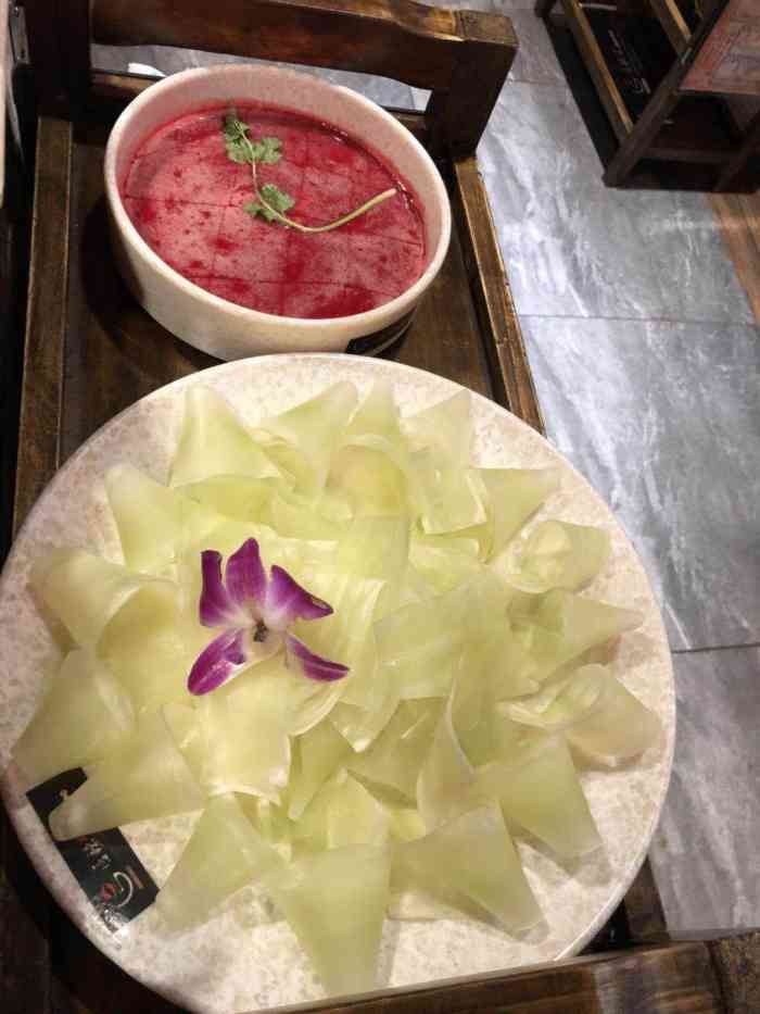 唇辣号重庆老火锅(顺义店)-"菜品新鲜,菌汤很好,红汤锅还可以.不太香.