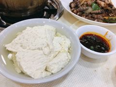 河水豆花-渝君重庆火锅(嘉宾路店)