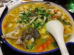 柴门混椒鱼-東舍食唐精品陕菜馆