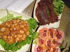 小胖烤肉(定安路店)-小胖包子王(赵公口店)