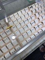 -AI艾耳·专业手穿耳洞·穿孔美学馆