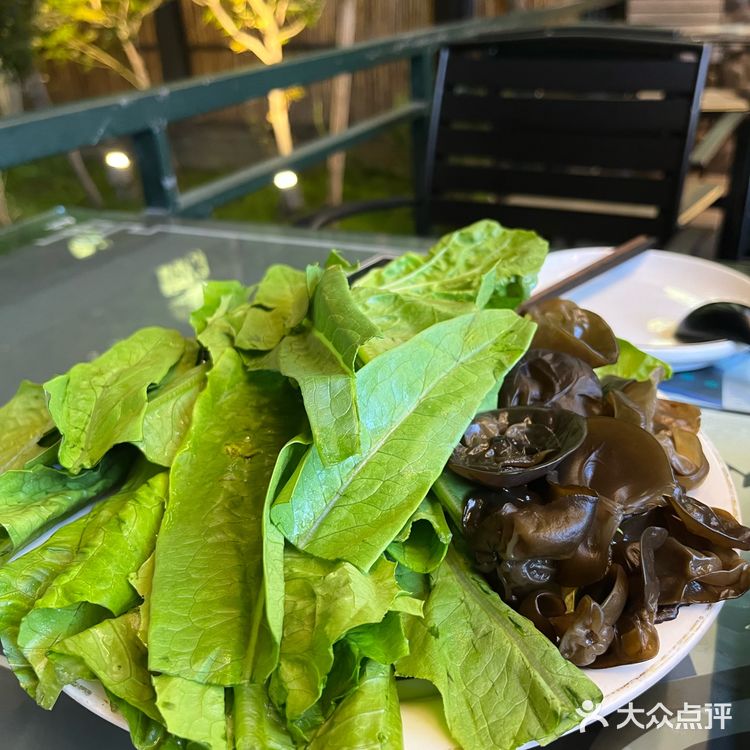 七点多钟才到大理，半夜10点多来吃的