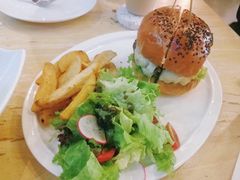 招牌牛肉汉堡-UPPER KITCHEN(延安路店)