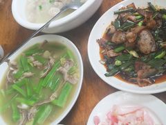 -茅屋大酒店