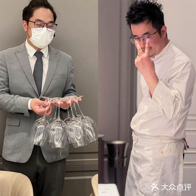 我还是愿意称偲厨为成都法餐综合第一！因为这两个人[得意]