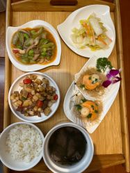 -卓玥国际月子会所(罗山路店)