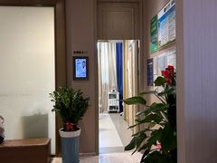 -柏乐口腔医院·舒适化无痛种植牙中心(东盟商务区院)