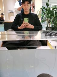 -罗亚帝造型·烫发染发