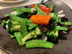 橄榄油炒田园时蔬-港丽餐厅(高德置地店)