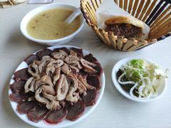 驴肉拼盘-闫家驴肉老店(华电一校店)