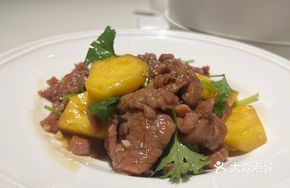 Cilantro Pineapple Beef Salad