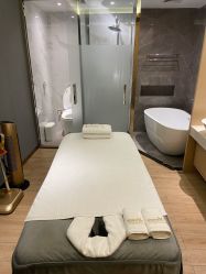 -香港倾城国际·美容美体中心