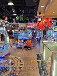-卡通尼乐园(新达汇三林店)
