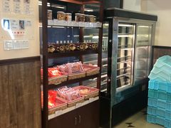 面包甜点陈列柜-红宝石·鲜奶小方·海派西点房(金杨店)