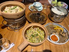 -头上红煨盐鸡·非遗院子餐厅